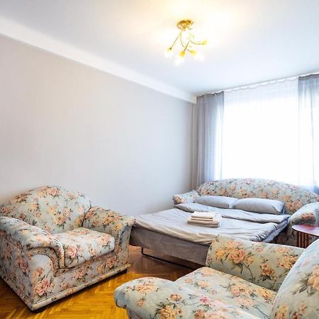 Apartment Near Metro Pecherskaya Kiev Exterior foto