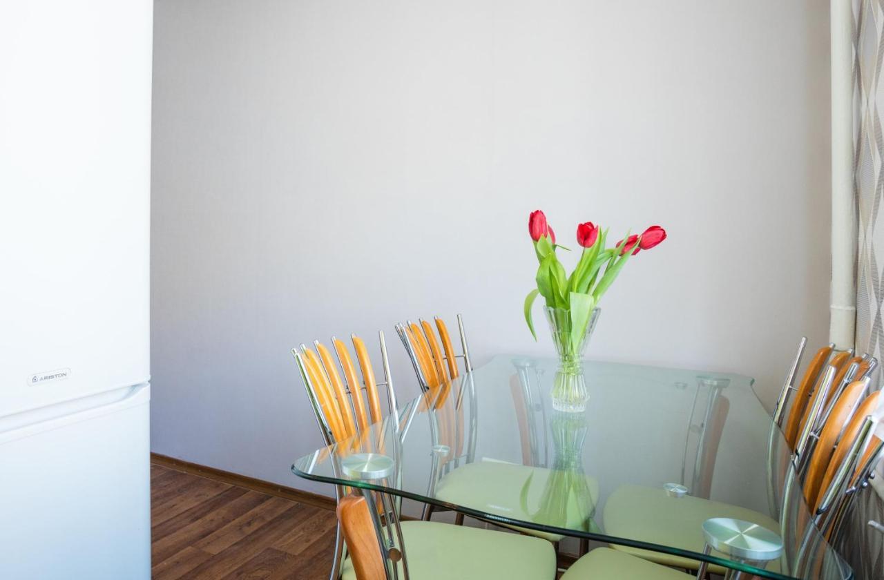 Apartment Near Metro Pecherskaya Kiev Exterior foto